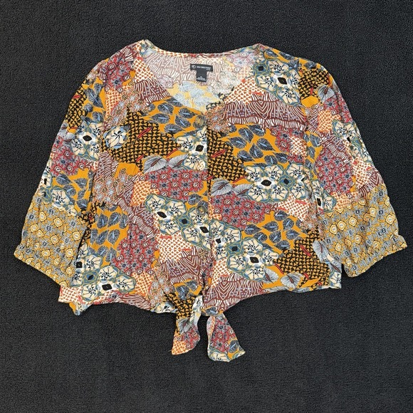 New Directions Button Front Tie Hem Top Multi Print Boho Indie Size PL Cropped - Picture 2 of 9